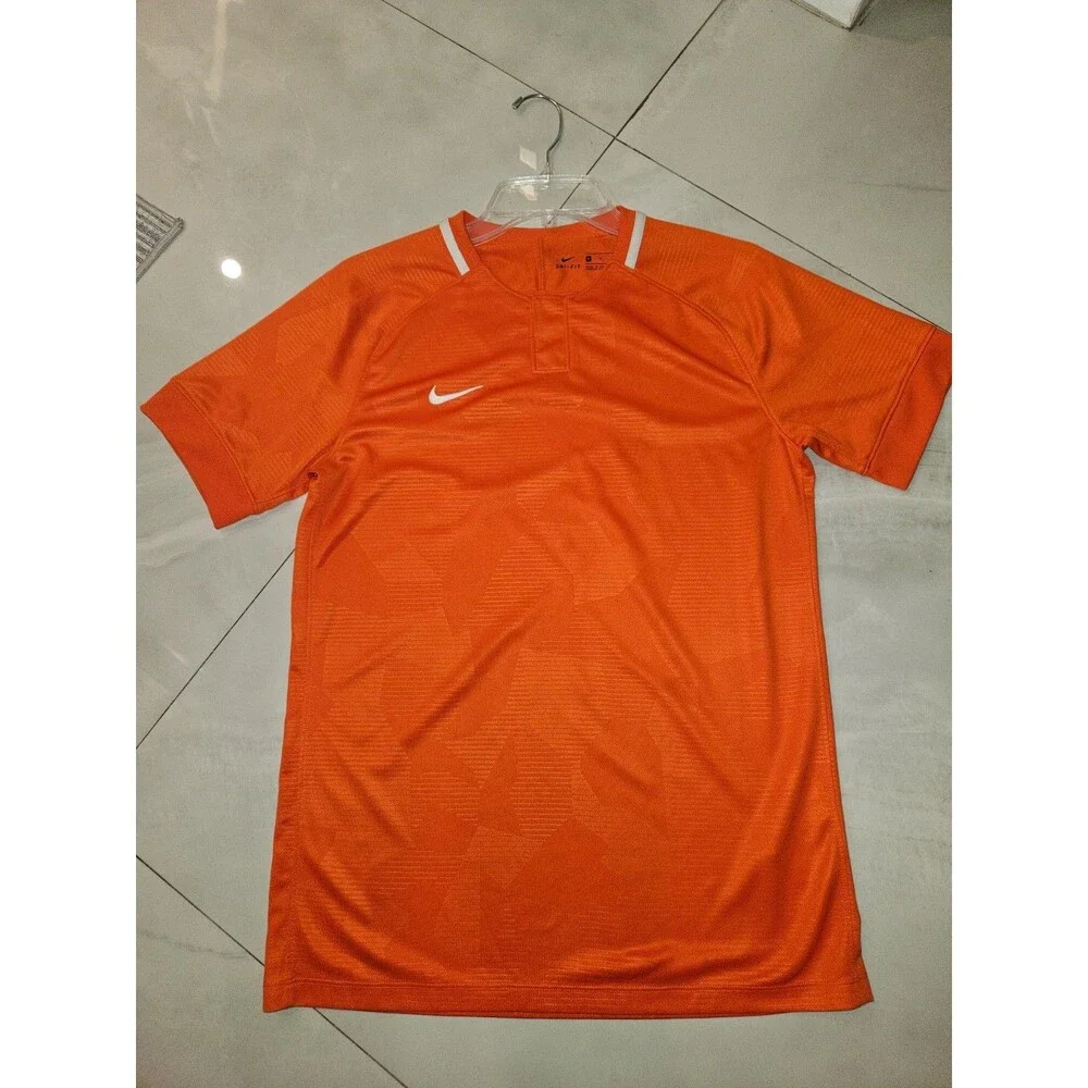 Nike women preowned